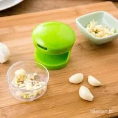 【Envio 24 horas】 Ralador de Alho Amassador de Alho Picador de Alho Mini Descascador de Alho Ferramenta de Cozinha Utensí