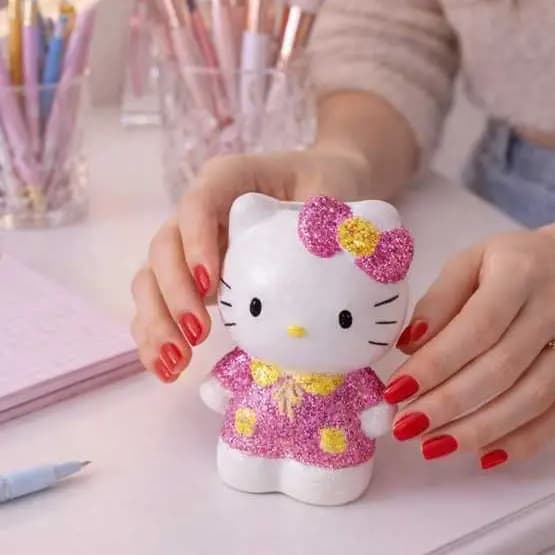 🌟 Porta Pincel / Porta Lápis Hello Kitty Gold