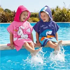 Kit 2 Toalhas Poncho Infantil Com Capuz Secagem Rápida Praia Piscina Roupão Kids Macio Estampado