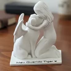 Escultura Mulher e Cachorro Homenagem Pet Personalizada Decoração Lembrança