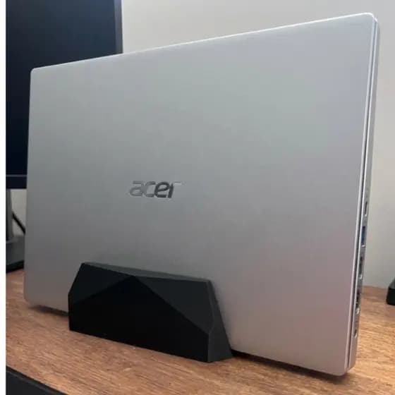 Suporte Vertical para Notebook e Macbook – Organizador de Mesa Geométrico