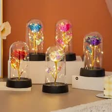 Rosa Encantada com Luz LED – Flor Eterna Decorativa em Cúpula de Acrílico