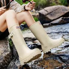 Botas de chuva femininas elegantes, de cano médio, com sola macia, confortáveis, resistentes ao desgaste, impermeáveis,