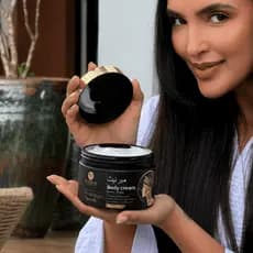 Hidratante Corporal Max Rose Pérola Negra Merneith Body Cream 250g Baunilha e Sândalo