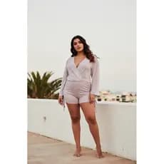 Saida De Praia Macaquinho Plus Size Manga Longa Com Short Regulagem