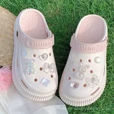 Chinelo Feminino de Verão com Sola Grossa e Estampa de Coelho da Páscoa em Cristal YVVH