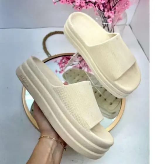 Chinelo Nuvem Plataforma Feminino Lançamento