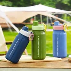 Garrafa Espacial 750ml Garrafa Grande para Café e Água Design Moderno Antivazamento