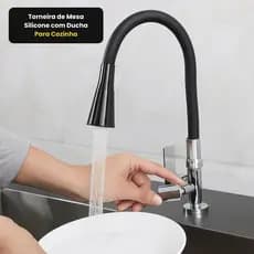 Torneira Gourmet de Mesa com Ducha Silicone Flexível Preta para Cozinha