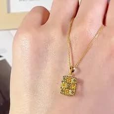 [Estoque pronto] Areia ouro jóias coração flor flor pingente colar luz jóias de luxo feminino High-End clavícula corrent
