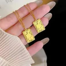 [Estoque pronto] Golden Shop Areia Joias de ouro Gelo esmagado Palavras auspiciosas Pingente de gato da sorte Colar de m