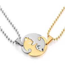 COOLSTEELANDBEYOND Colares de Casal em Aço Inoxidável com Gatos, Pingentes de Gatinho Yin Yang em Duas Cores para Parcei