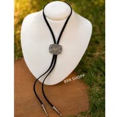 Gravatinha Colar Choker Boho Chic Country Com Inicial Couro Trançado Elegante Exclusivo Moda Rodeio Festa