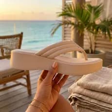 Sandália Dedo Feminina Flatform Plataforma Alta Tiras Puffer Acolchoada Macia Moda Tendência