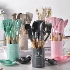 Conjunto de cozinha Conjunto de 12 peças de utensílios de cozinha de Silicone e porta-copos com alça de madeira