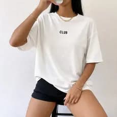 Camiseta Feminina Oversized Minimalista CLUB – Estilo Streetwear Casual
