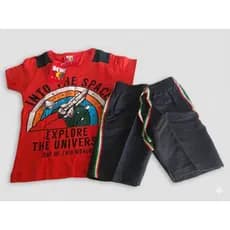 Conjunto Infantil Menino Camiseta Vermelha Espaço + Bermuda Preta Tamanho 1 Ano
