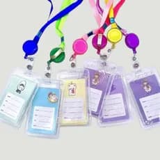 Porta Crachá com Cordão Ultra Resistente para Cartões- cores sortidas