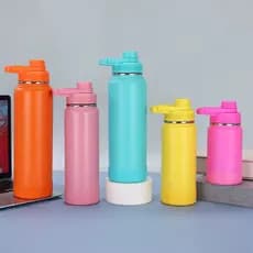 Garrafa Térmica Inox Parede Dupla 800ML Com Proteção Silicone Quente E Frio Isolamento Na Alça