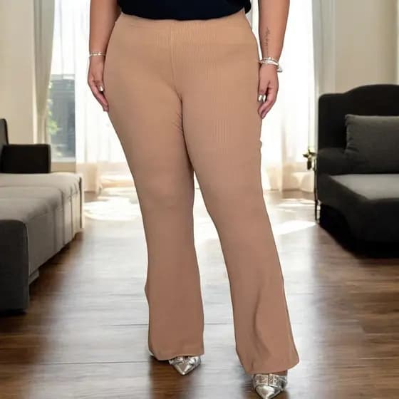 Calça Plus Size Feminina Flare crepe de malha  Confortável Grossa 44 ao 54 GG G1 G2 G3