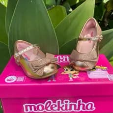 Sapatilha Infantil Dourada Molekinha com Laço – Festa, Aniversário e Casamento