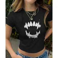 Babylook Branca Estampa Presas Vampiro Camiseta Feminina Dark Baby Look Feminina