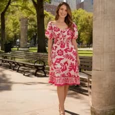 VESTIDO MIDI ESTAMPA FLORAL\VESTIDO MIDI FLORAL COM BOJO E FORRO INTERNO
