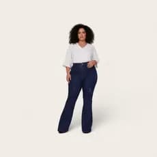 CALÇA JEANS FLARE PLUS SIZE COM LYCRA MODELO LEVANTA BUMBUM