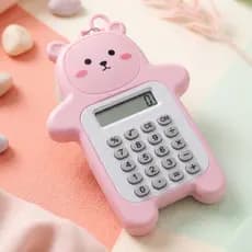 Mini Calculadora de Bolso Ursinho Fofo Rosa – Com Chaveiro, Display Grande e Desligamento Automático