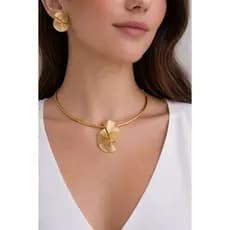 Kit Colar Choker E Par De Brincos Folha Dourado Semi Jóia