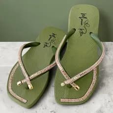 Chinelo Feminino Adulto Com Strass Dourado Na Correia e na Sola LANÇAMENTO