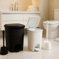 Lixeira Rattan PEDAL 07 Litros Preta/Branca + BRINDE Escova Sanitária Casa Banheiro Limpeza