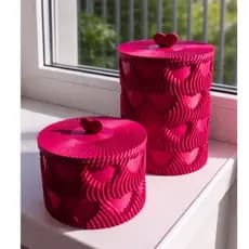 Kit 2 Potes Decorativos com Tampa Coração Rosa | Organizadores Decorativos Modernos