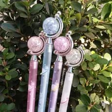 Caneta globo giratório. Para deixar suas anotações ainda mais fofas ♥