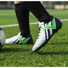 CHUTEIRA DE CAMPO RESISTENTE CONFORTÁVEL E LEVE PARA FUTEBOL