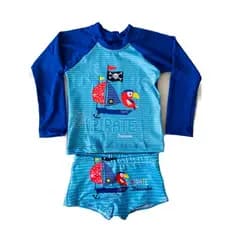 Sunga Infantil + Blusa com Proteção Solar UV50 Praia e Piscina Navio Papagaio
