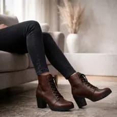 Coturno Feminino Cano Alto Liso Cadarço Salto Alto Grosso Confortavel Macio Leve Elegante Casual