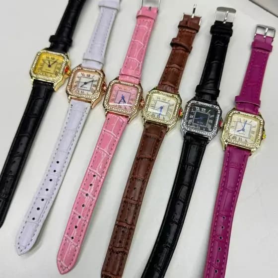 Relógio feminino com mostrador quadrado submostrador com numerais romanos em diamante e elegante pulseira de couro