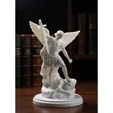 Estátua Decorativa São Miguel Arcanjo Estilo Esculpido Branco para Proteção e Fé no Ambiente