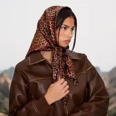 Lenço Feminino Cetim Estampa de Onça 90x90 Grande Quadrado Bandana Cabelo Pescoço