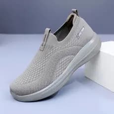 Novos tênis casuais masculinos de primavera, versáteis, slip-on, com solas grossas, macias, respiráveis, antiderrapantes