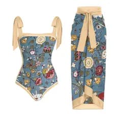 Conjunto de biquíni vintage floral em estilo jardim amarelo, biquíni inteiro floral com amarras e saia de praia.