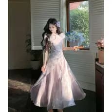 Primavera/Verão 2026: Cheongsam com Estampa de Padrão Escuro, Estilo Chinês Novo e Aprimorado, Versátil, em Roxo Sonhado