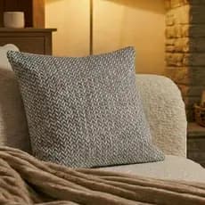 Capa de Almofada Madri 45x45cm – Elegância, Conforto e Estilo para sua Casa 🛋️✨