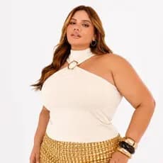 Blusa Plus Size Gola Alta com Argola Dourada que modela o Corpo Moda Plus Size Feminina Tendencia Estilo Moderno