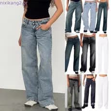 Calça jeans feminina de perna larga, modelagem reta e folgada com barra desfiada, confortável.
