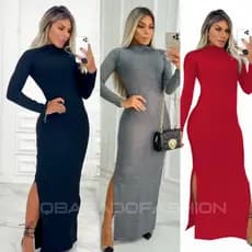Vestido Longo com Fenda Lateral Manga Longa Gola Alta em Malha Canelada