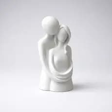 Estátua Casal Abraçado Decorativo Presente Namorados Gravidez Enfeite Sala Quarto Amor