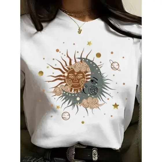 Camiseta Feminina Casual Estampada Sol e Lua 100% Algodão 30.1 Delicada, Estilosa, Blusa Feminina