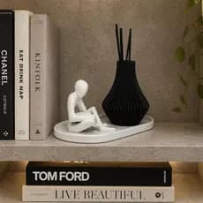 Kit Estatueta Lendo, Difusor de Ambiente, Bandeja, Estante, Leitura, Decoração, Livros, Biblioteca